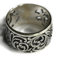 Серебряное кольцо с узорами