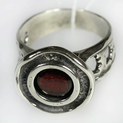 Серебряное кольцо с гранатом Израиль фото