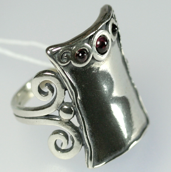 Кольцо из серебра с гранатами, Израиль